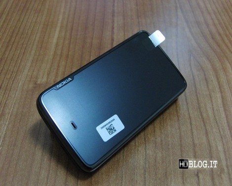 фото Nokia N900, комплект поставки: наушники, аккумулятор, клавиатура Нокиа Н900
