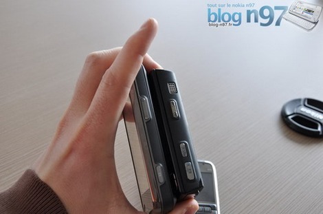Фото Нокиа Н97 - Nokia N97 photos - внешний вид, экран, клавиатура, камера, сравнение с Nokia E71, механизм раскрытия